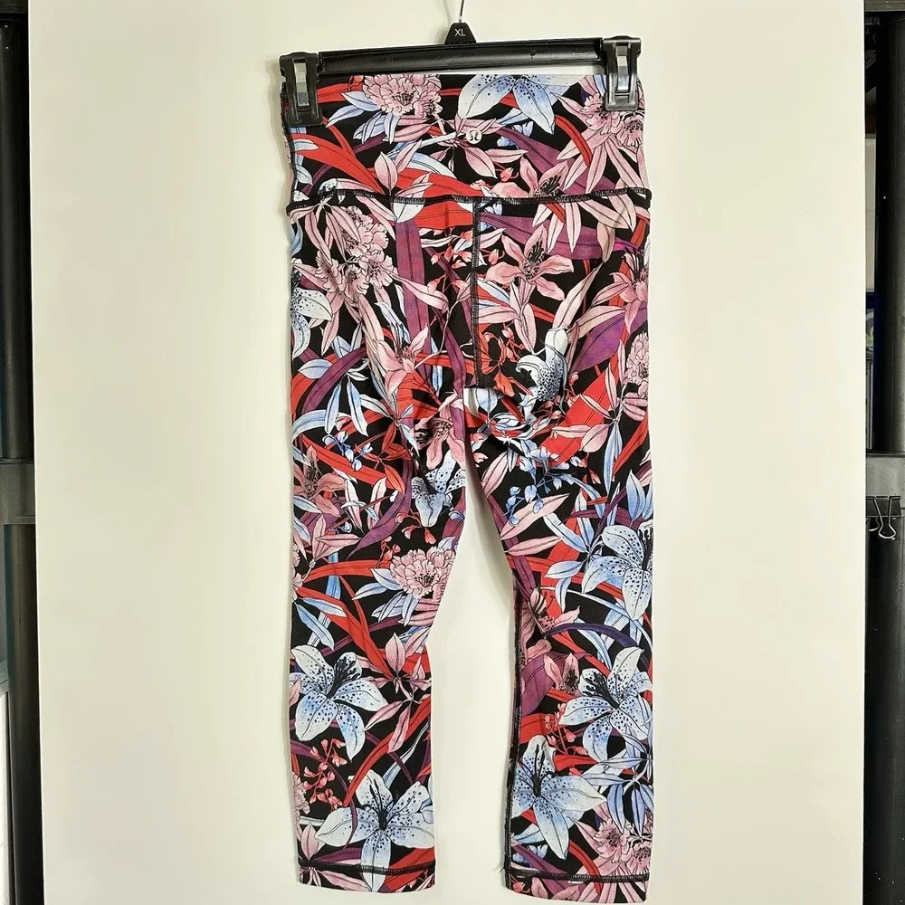 Lululemon‎ Womens Size 4 Crop Leggings Floral High Rise Yoga Pants